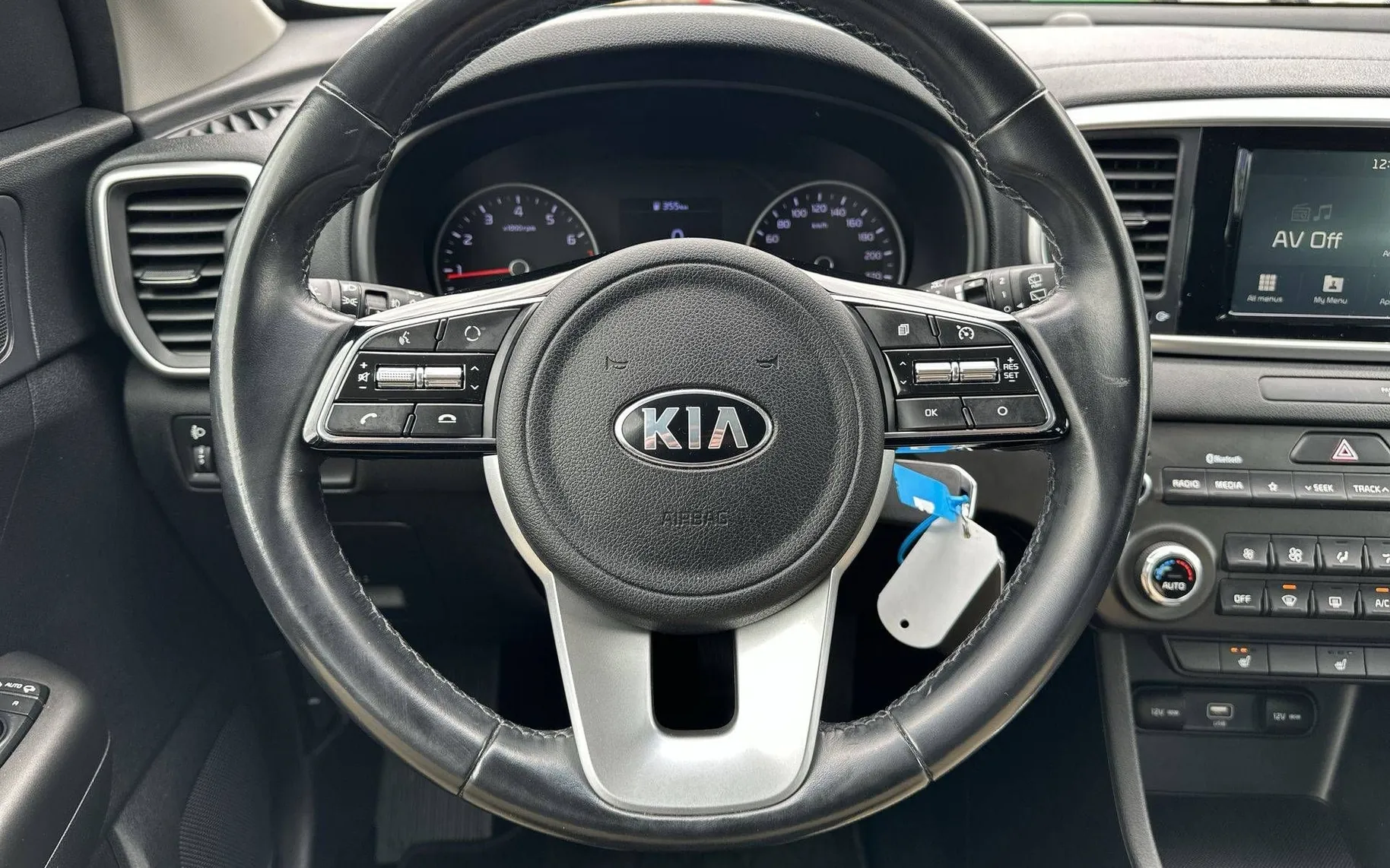 Notranja slika - KIA Sportage - 2WD 1.6 GDI LX Edition ISG - 14