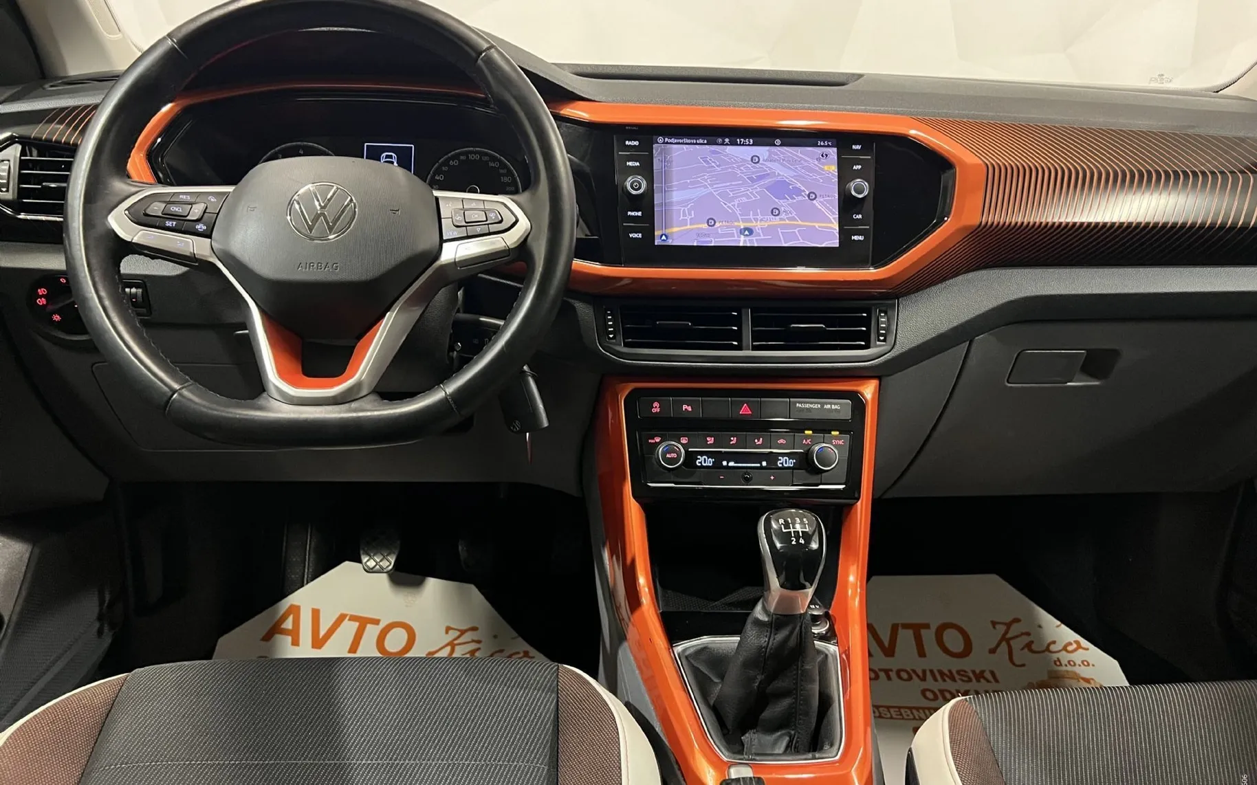 Notranja slika - Volkswagen T-Cross - 1.0 TSI-ACC-LED-KAMERA-NAVIGACIJA-PDC-TRAJNIK ... - 10