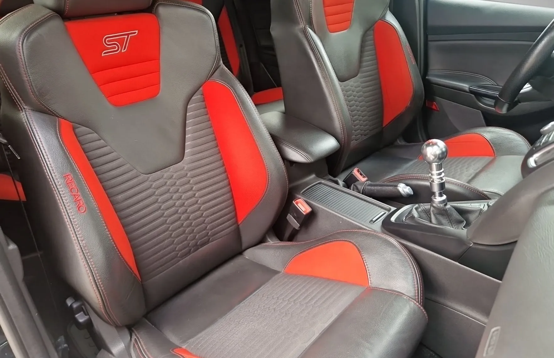 Zunanja slika - Ford Focus - Karavan ST 2.0 - 17