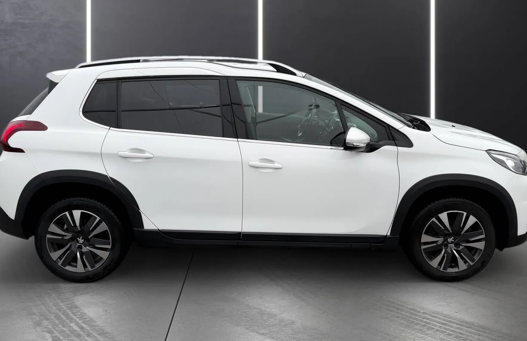 Zunanja slika - Peugeot 2008 - 1.2 PureTech SLOVENSKI 1.LASTNIK BI-XENON NAVI P - 8