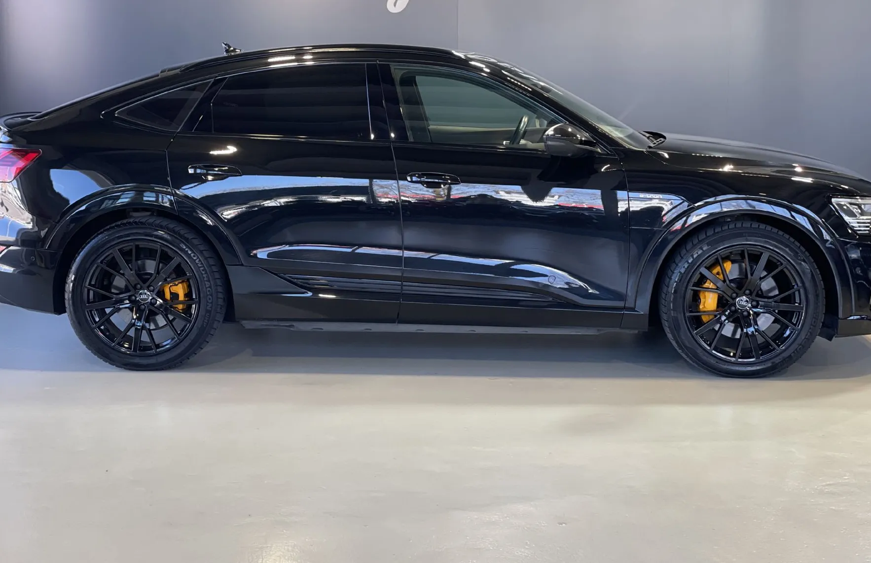 Zunanja slika - Audi e-tron - Sportback 55 quattro S line - 3