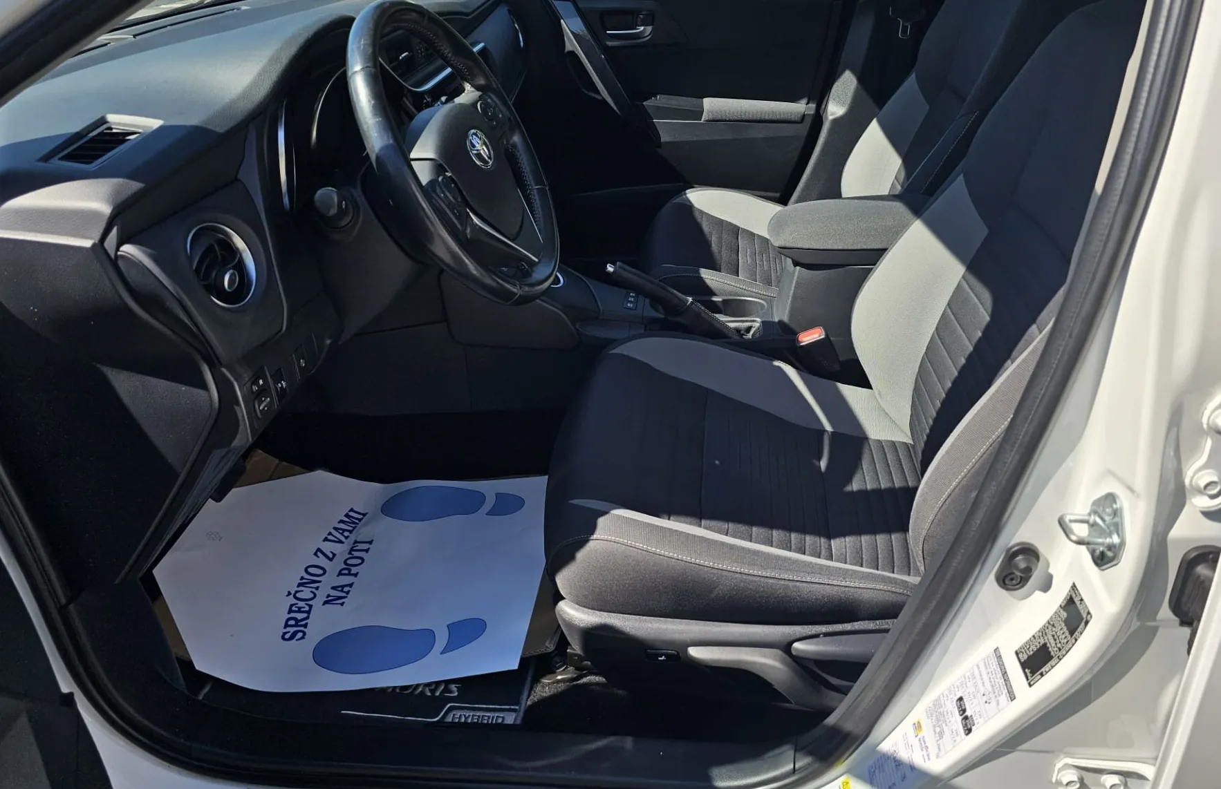 Zunanja slika - Toyota Auris - 1.8 VVT-i Luna Hibrid|navi|LED|gretje sed|kamera - 8
