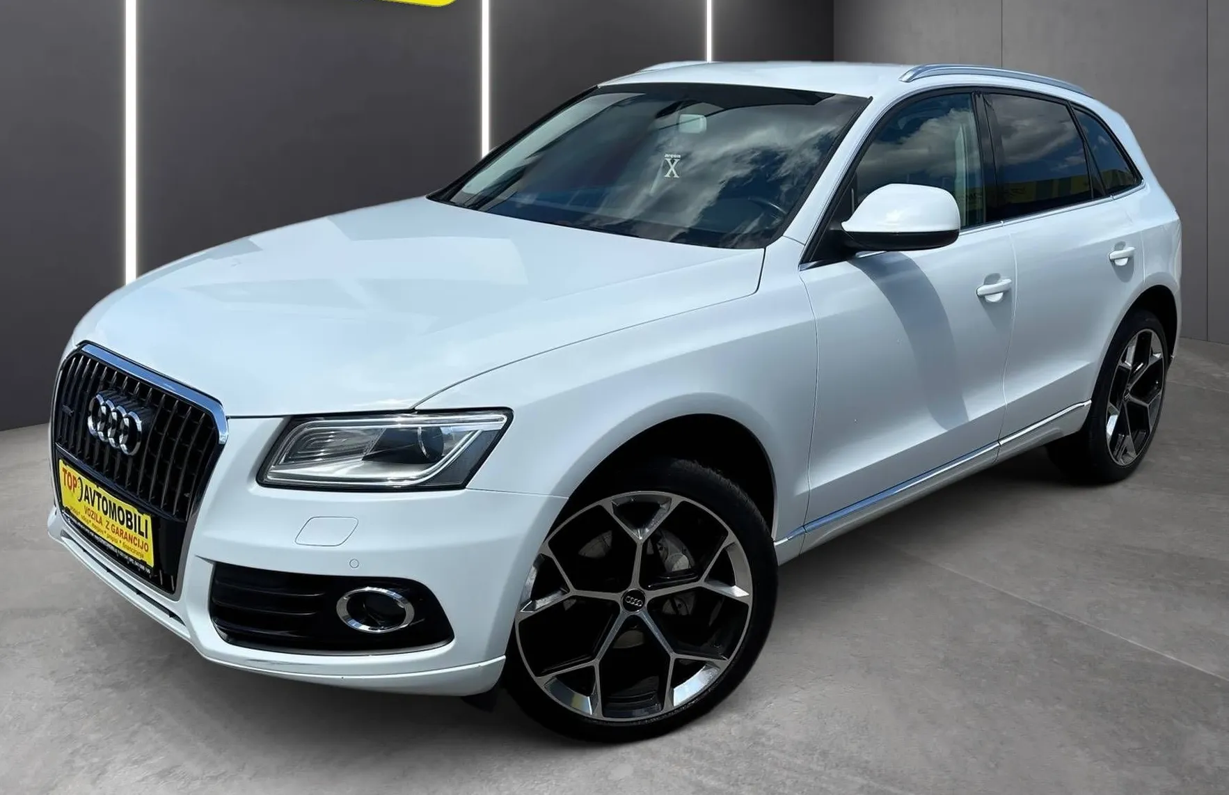 Zunanja slika - Audi Q5 - 2.0 TDI QUATTRO SLOVENSKI BI-XENON NAVI TEMP PDC - 2