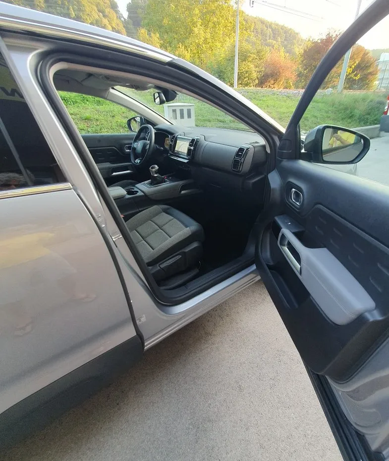 Notranja slika - Citroën C5 - Aircross PureTech 130 S&S Shine - 17