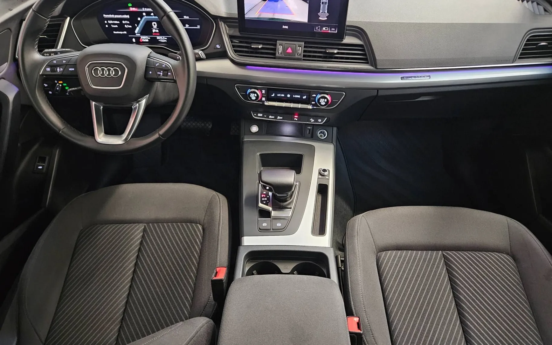 Notranja slika - Audi Q5 - quattro 40 TDI S line S tronic BJL - 9