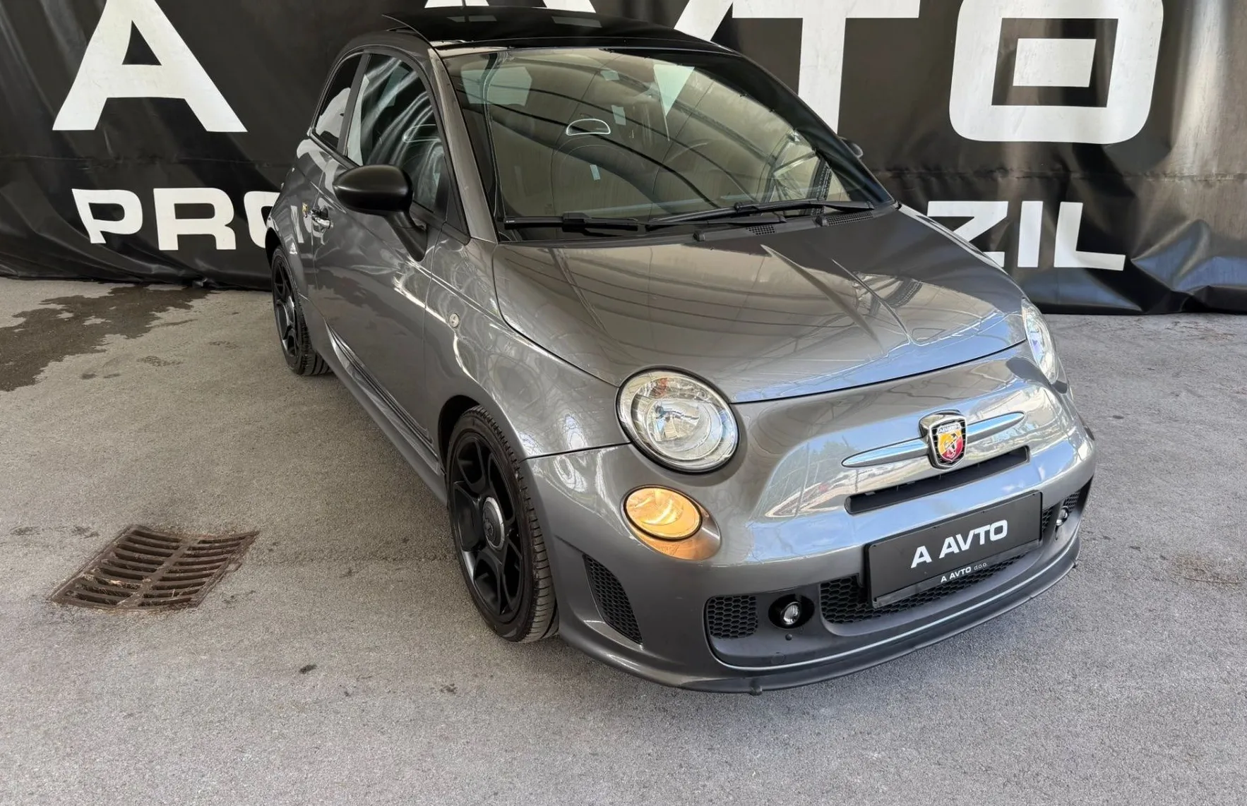 Zunanja slika - Abarth 595 - 1.4 16v turbo 140ks  AVT.-ATRAKTIVEN-PANORAMA... - 2