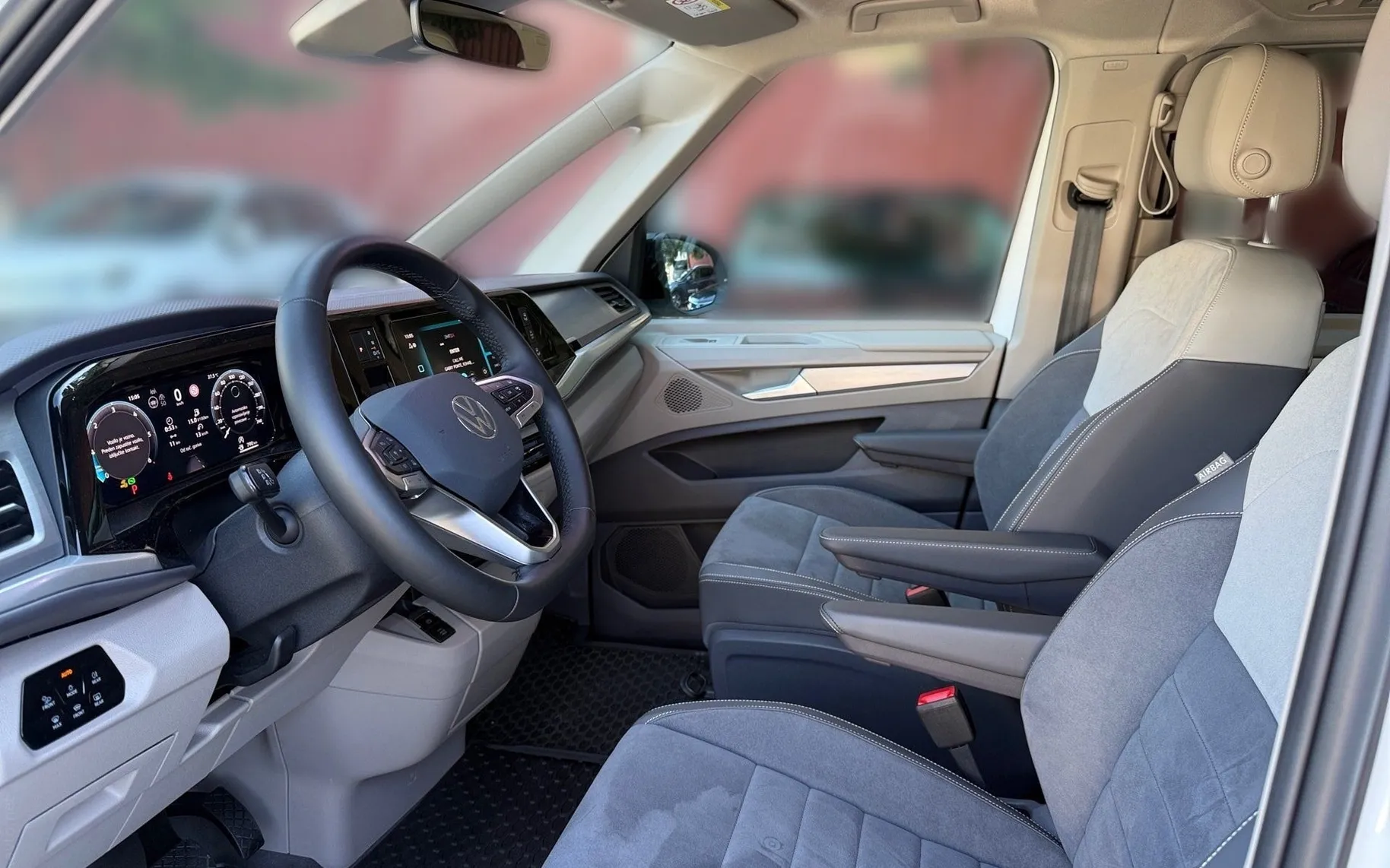 Notranja slika - Volkswagen Multivan - T7 2.0 TDI L2 Edition DSG | 8 sedežev - 7