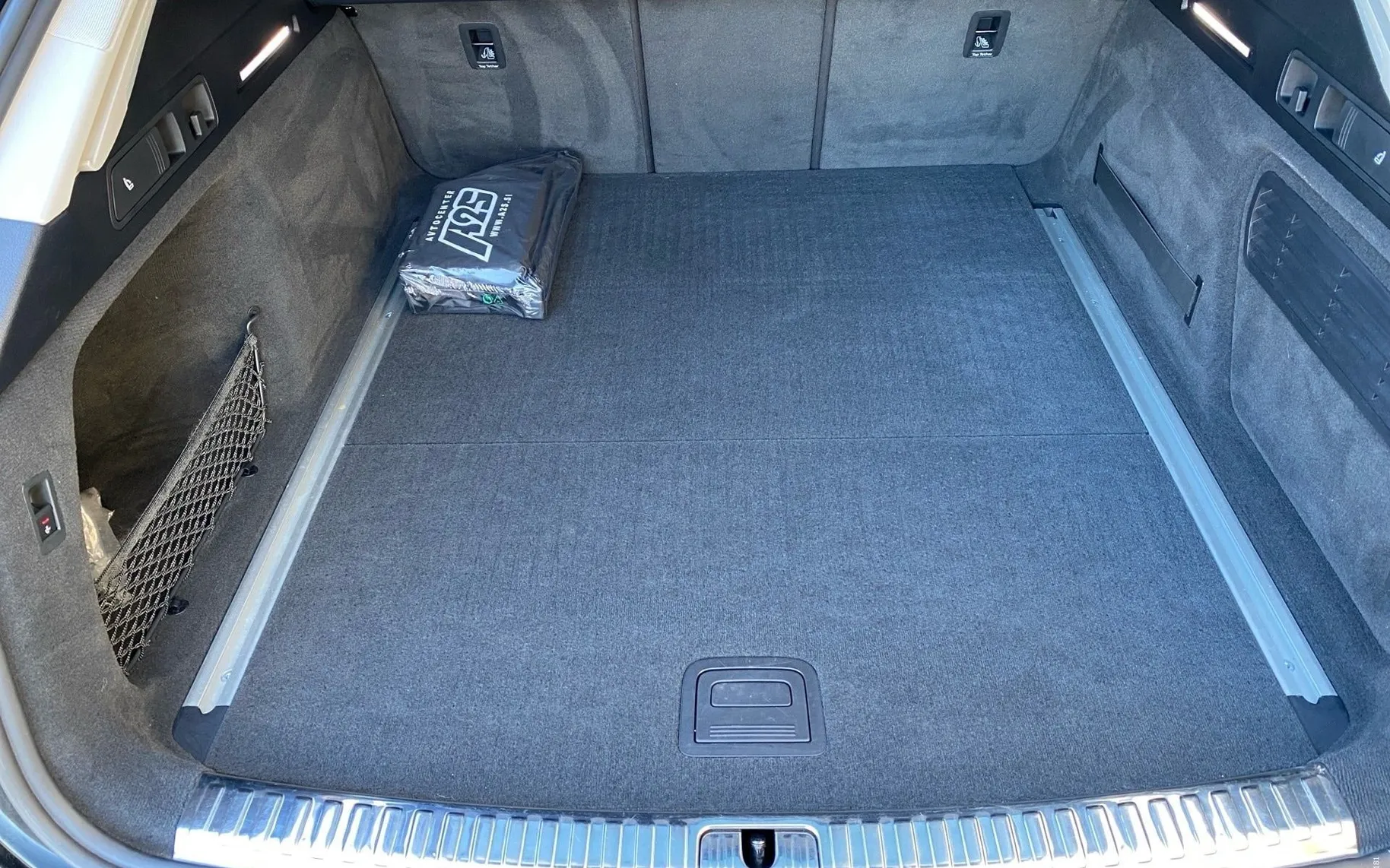 Notranja slika - Audi A6 Avant - 40 TDI S tronic Quattro150kW-Webasto-Vlečna kljuka - 12