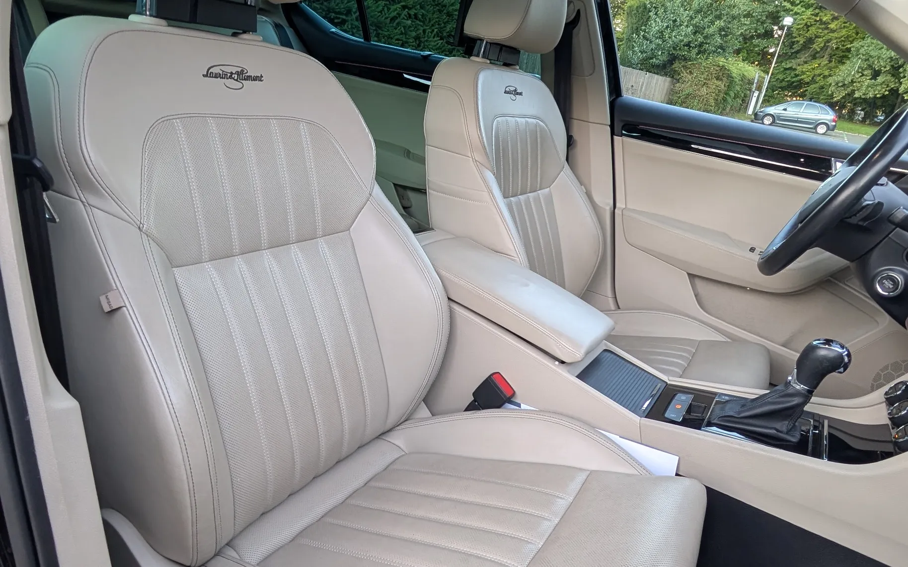 Zunanja slika - Škoda Superb - 4x4 2,0 TSI L&K DSG - 8