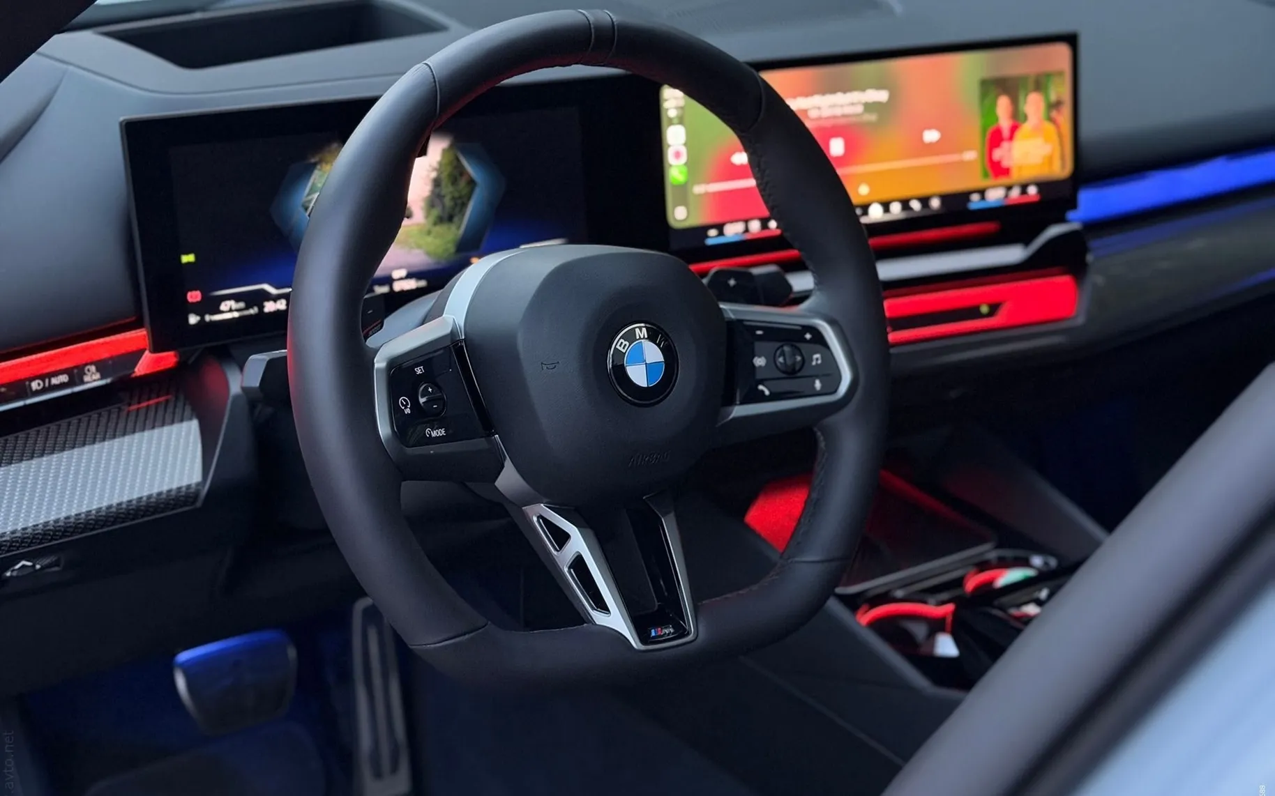 Notranja slika - BMW serija 5: - 540d xDrive|SALONSKI|Iconic|AV|Pano|ACC|B W| - 11