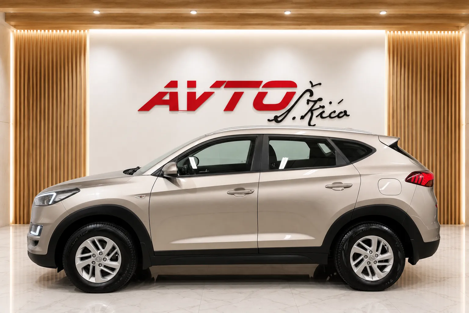 Zunanja slika - Hyundai Tucson - 1.6 CRDi-129.000KM-SLO-TEMPOMAT-KAMERA-PDC-SERV KN - 3