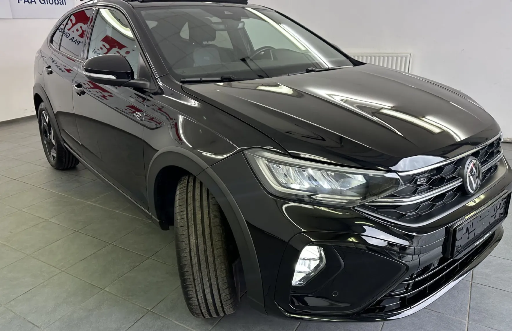 Zunanja slika - Volkswagen Taigo - 1.0 TSI R-Line 85.PANORAMA.LED.2025.SAMO 22.000 KM - 2