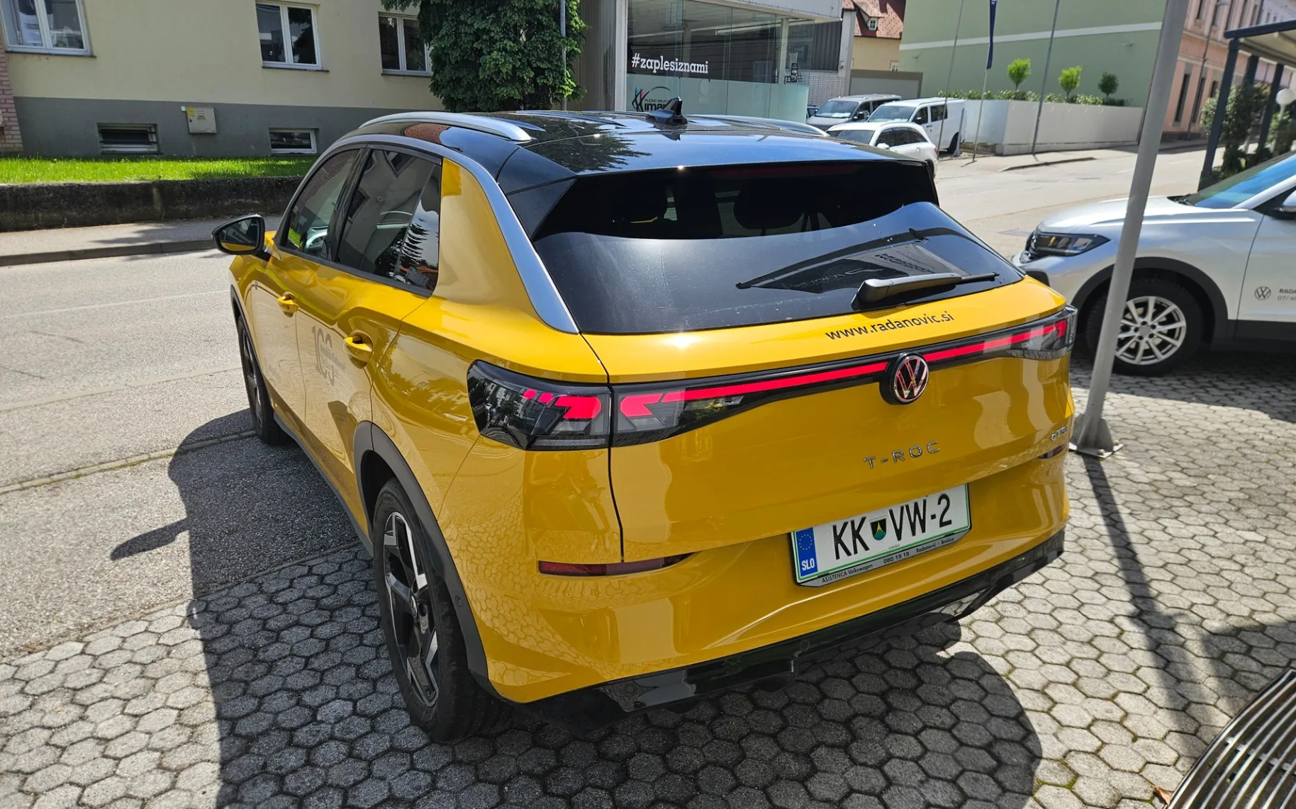 Zunanja slika - Volkswagen T-Roc - 1.5 eTSI R-Line DSG - 4