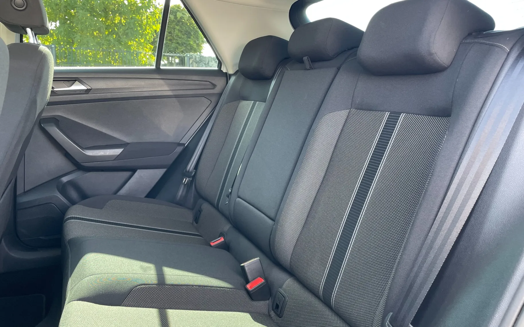 Zunanja slika - Volkswagen T-Roc - 2.0 TDI Sport+1.LASTNIK+ALU+ACC+NAVI+PDC+ODLIČEN. - 12