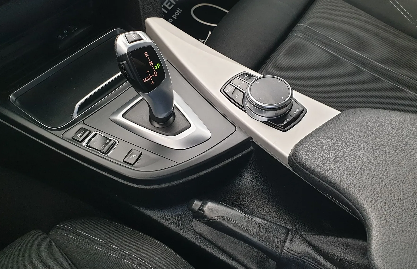 Zunanja slika - BMW Serija 3 - Touring: 318d Touring KEYLES|LED|VELIKA NAVI|PDC|GR.SEDE - 16