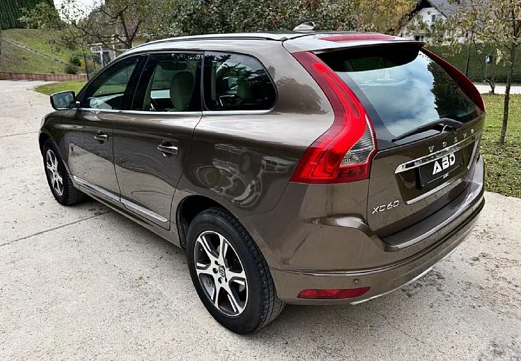 Zunanja slika - Volvo XC60 - AWD D5 Summum AUT 1.LASTNIK KAMERA MEMORY VIRTUAL - 6