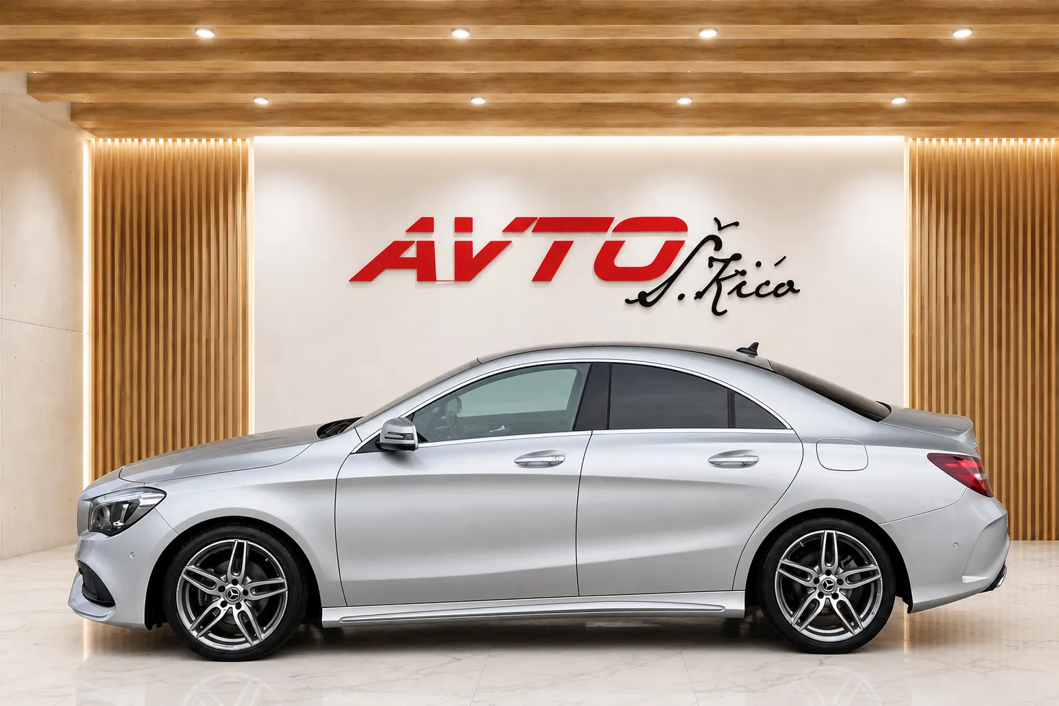 Zunanja slika - Mercedes-Benz CLA-Razred - 180-AMG-69.000KM-BI-XENON-KAMERA-NAVI-LED-GRETJE S - 3