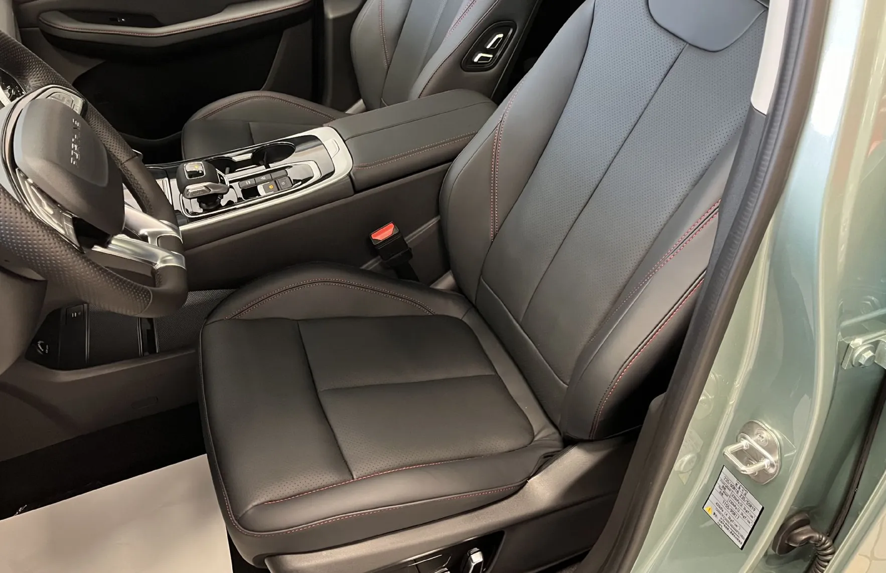 Zunanja slika - Forthing Forthing T5 EVO - T5 Evo 1.5 T-GDI LUXURY - NA ZALOGI - my 2025 - - 16