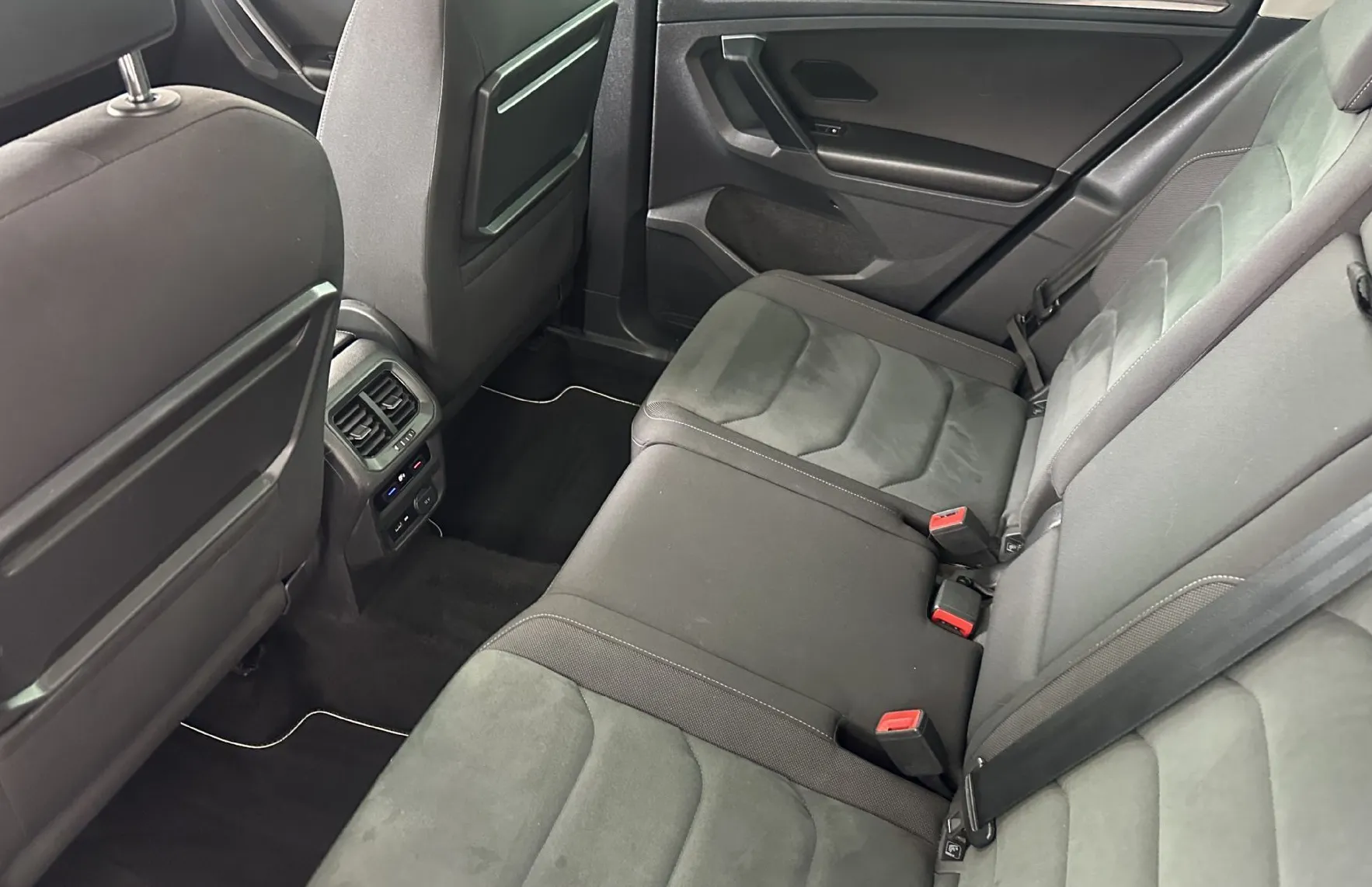 Zunanja slika - Volkswagen Tiguan - 1.5 TSI ACT BMT R-Line DSG.Highline 110kW.KAMERA - 7