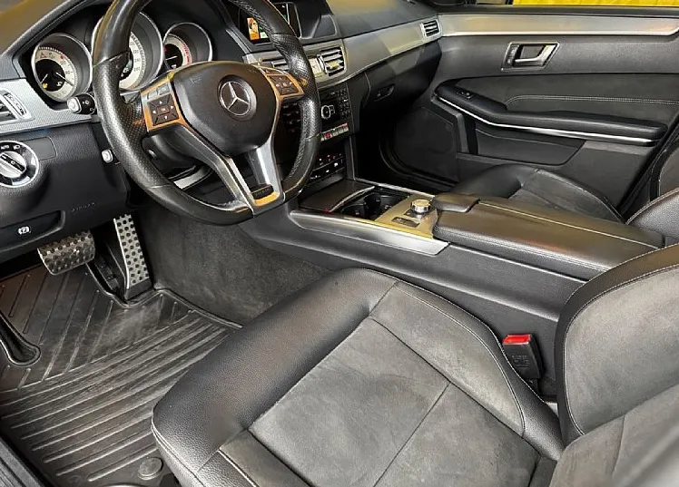 Zunanja slika - Mercedes-Benz E-Razred - E 220CDI AMG LINE-PANO.-GRETJE-NAVI.-F1 - 15