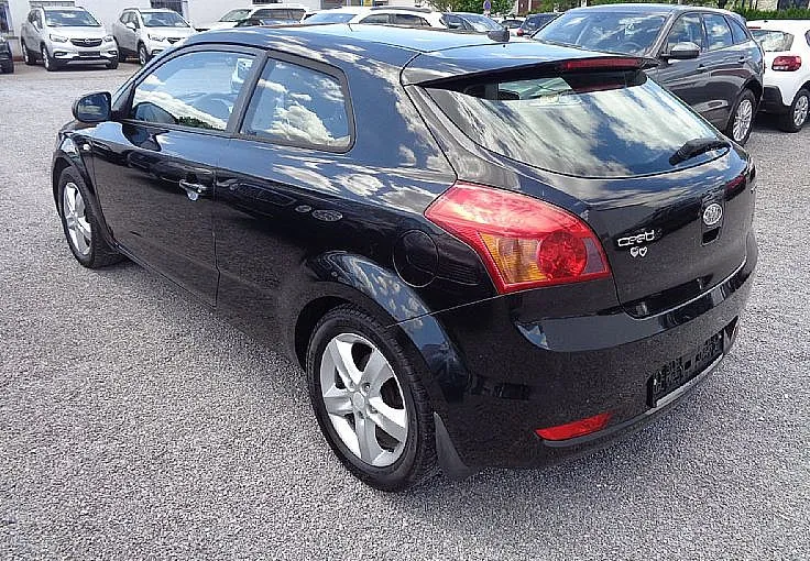 Zunanja slika - KIA Ceed - 1.6 CRDi - 4