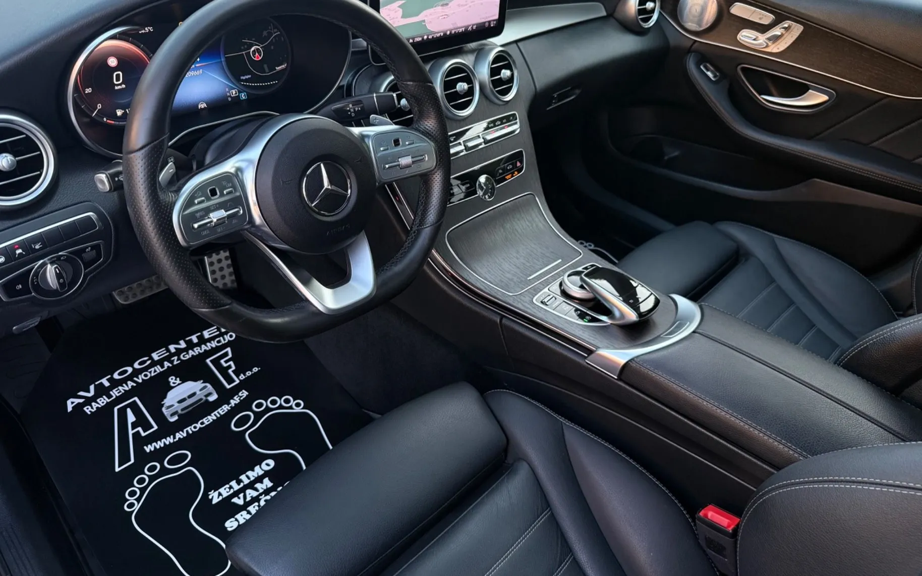 Notranja slika - Mercedes-Benz C-Razred - C 220 CDI-AUT-AMG LINE-VIRTUAL-PANORAMA HEAD UP... - 9