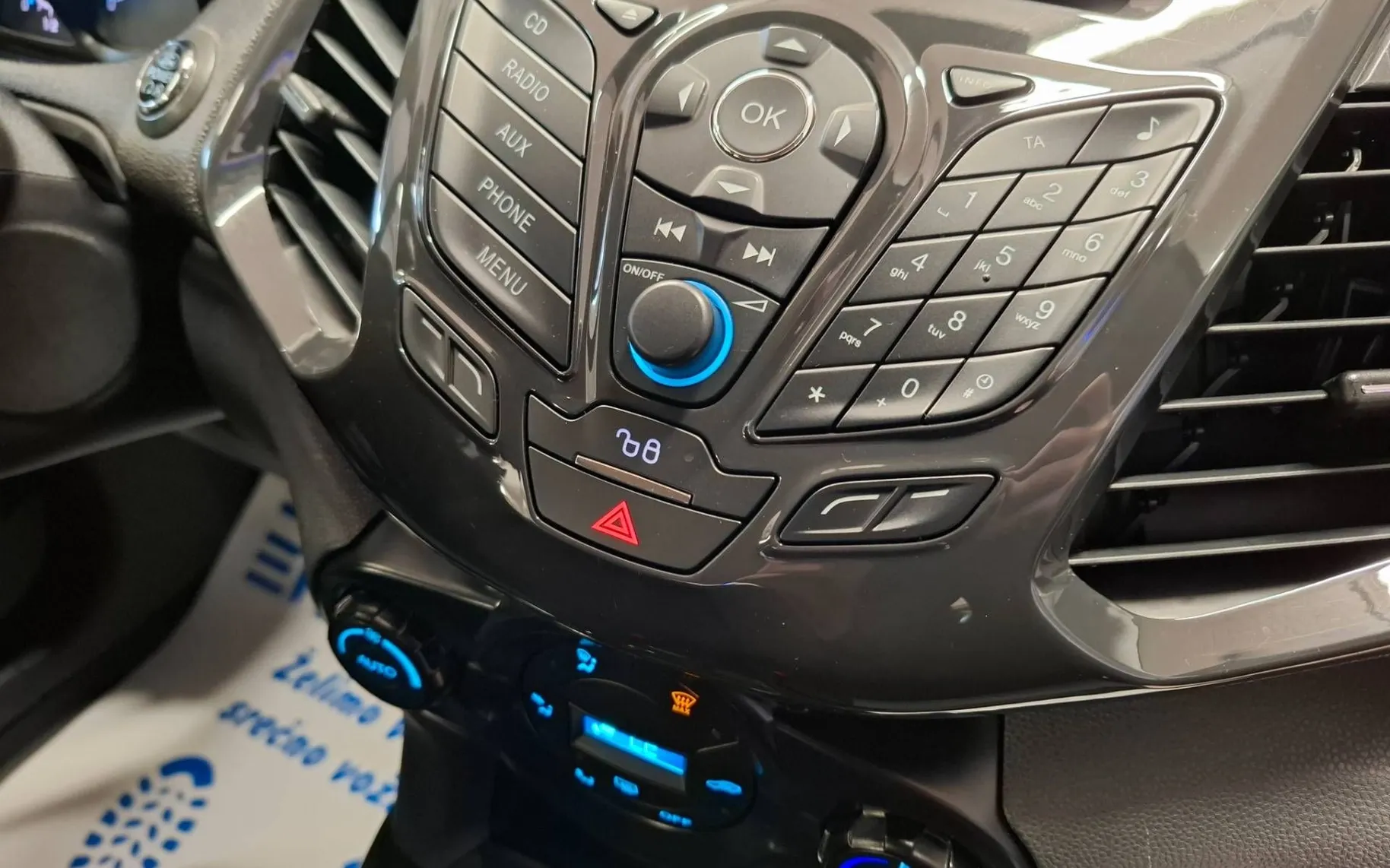 Notranja slika - Ford Ecosport - 1.0 EcoBoost Titanium-LED-TEMPOMAT-AVT. KLIMA-AL - 12