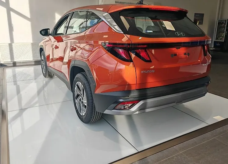 Zunanja slika - Hyundai Tucson - 1.6 T-GDI 150 TREND 2WD+WINTER - 4