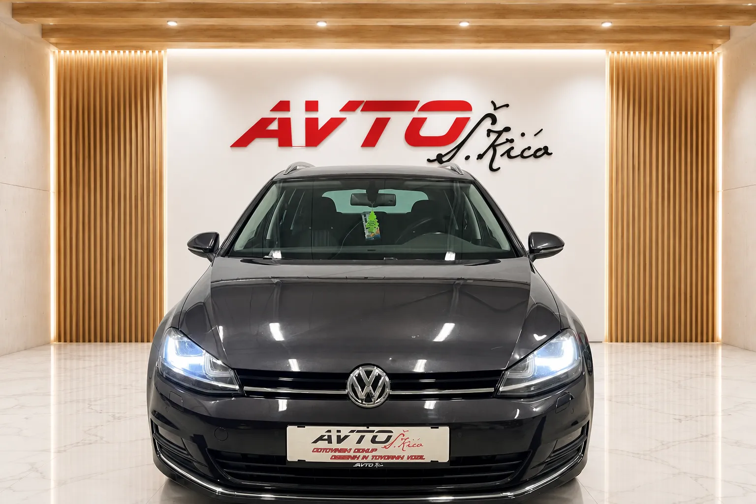Notranja slika - VW Golf Variant - 1.6 TDI-LOUNGE-BI-XENON-NAVI-GRETJE-SED-SERVI-KNJ- - 7
