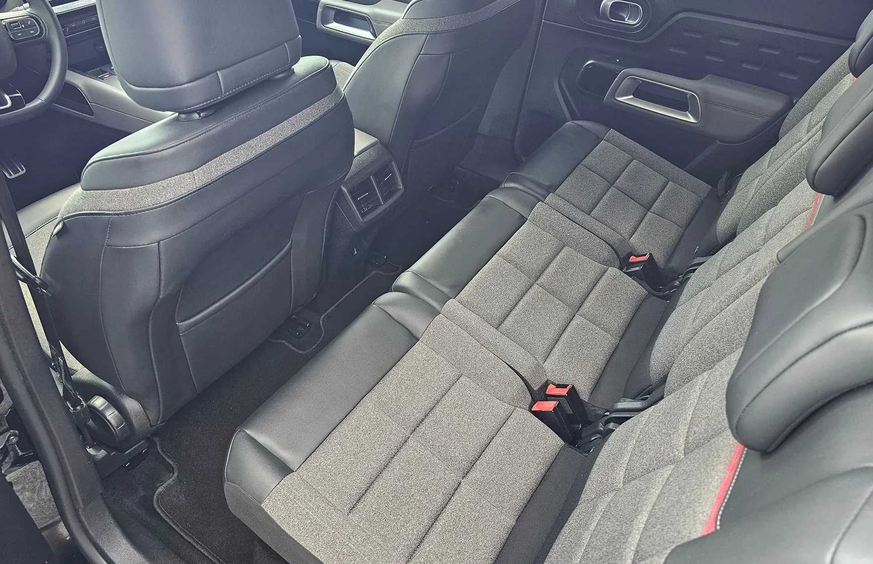 Zunanja slika - Citroën C5 Aircross - BlueHdi 130 S S-Le 110.000km-1.LAST-LED-KAMERA-ODL - 3