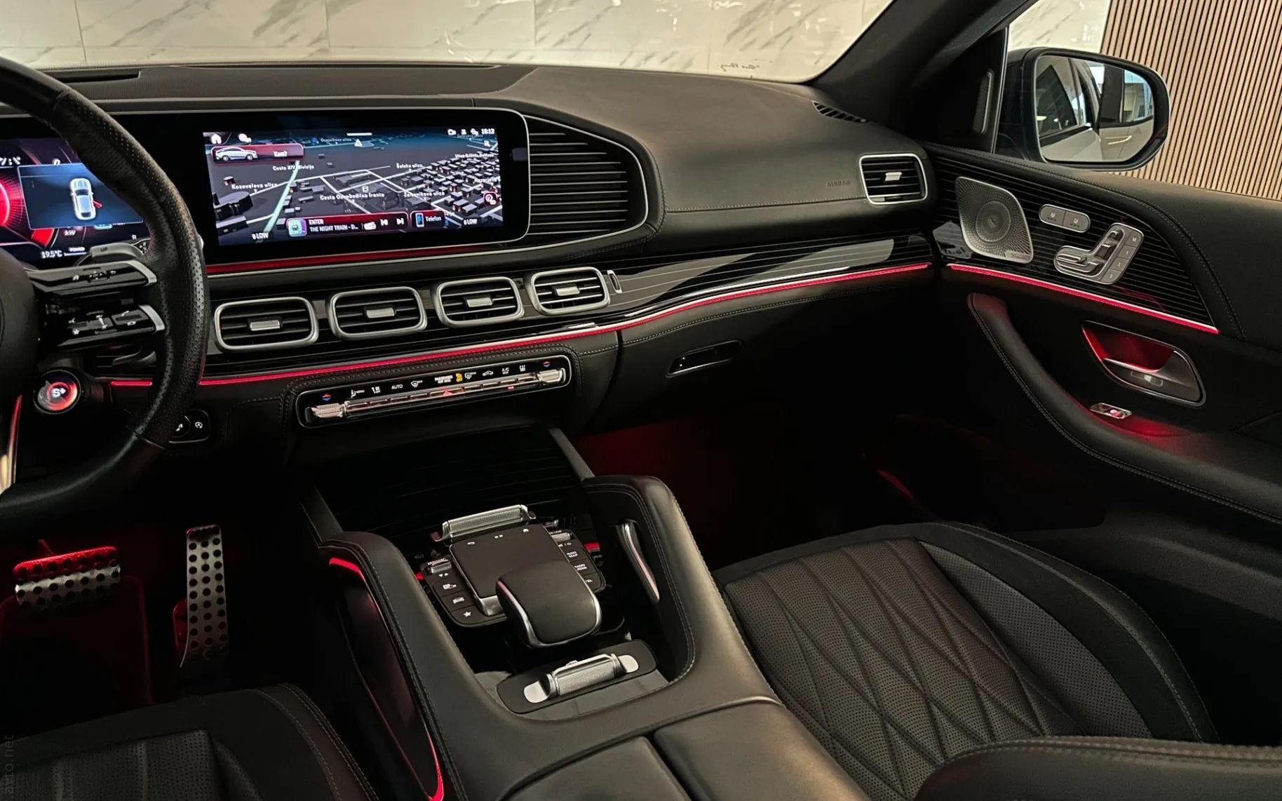 Notranja slika - Mercedes-Benz GLE coupe - AMG 53 4M+ |Pano|Webasto|AIR|SoftC|Masaža|Hlaj|HUD - 11