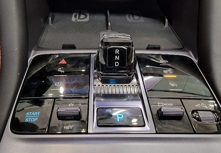 Zunanja slika - BYD SEAL U - DM-i DESIGN AWD PHEV 238kW  skupni doseg 870 km - 11