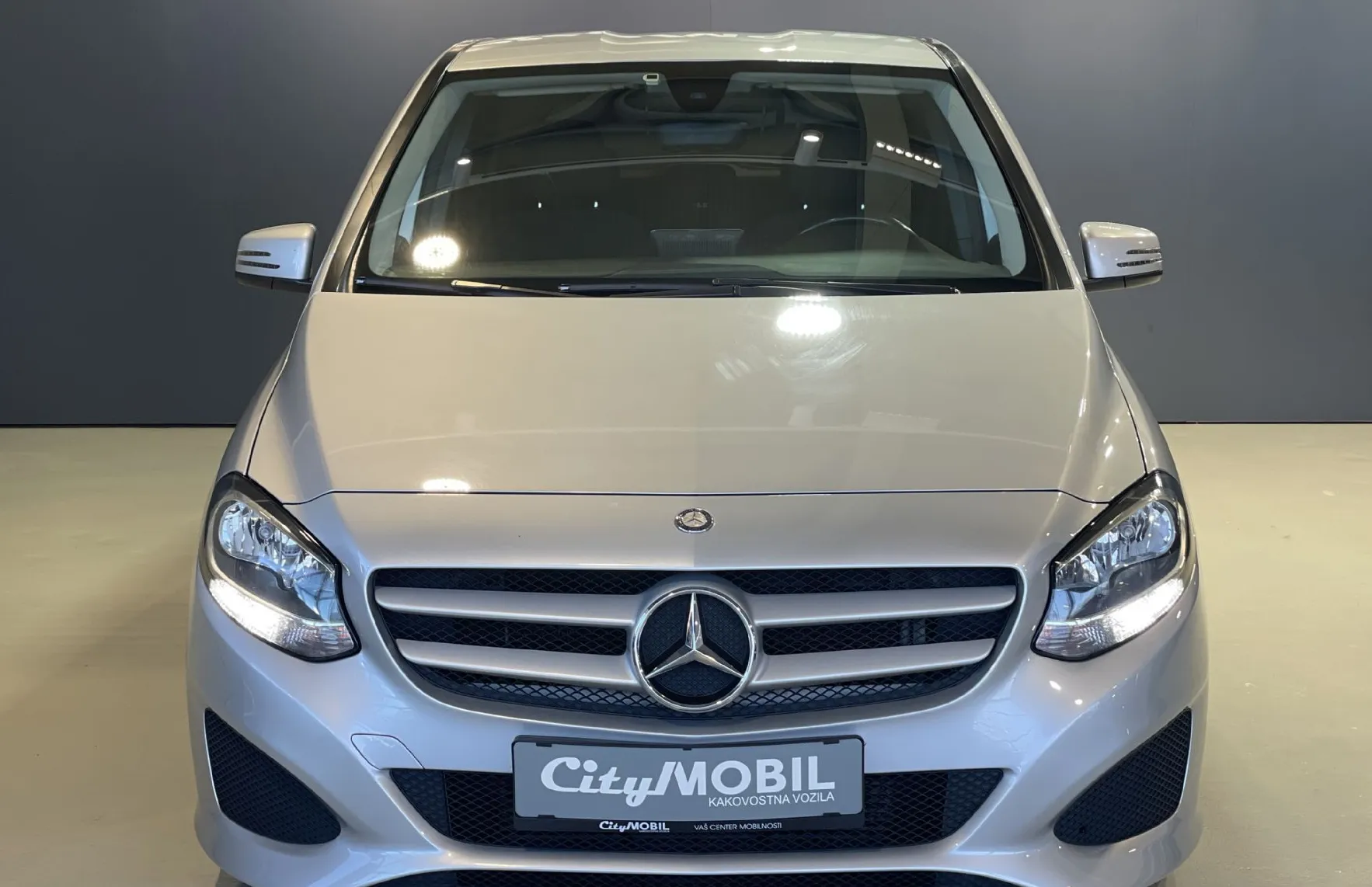 Zunanja slika - Mercedes-Benz B-Razred - B200CDI-NAVIGACIJA-TEMPOMAT-MULTIFUNKCIJA-KAMERA - 2