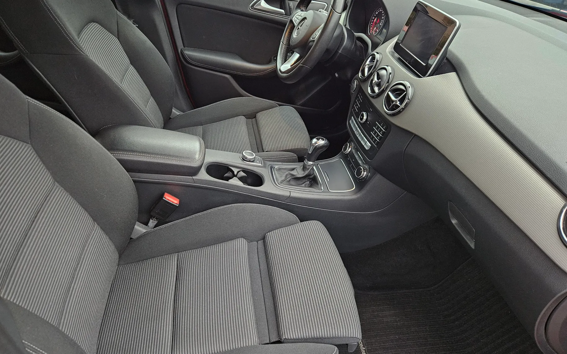 Notranja slika - Mercedes-Benz B-Razred - B 180 d Urban - 12