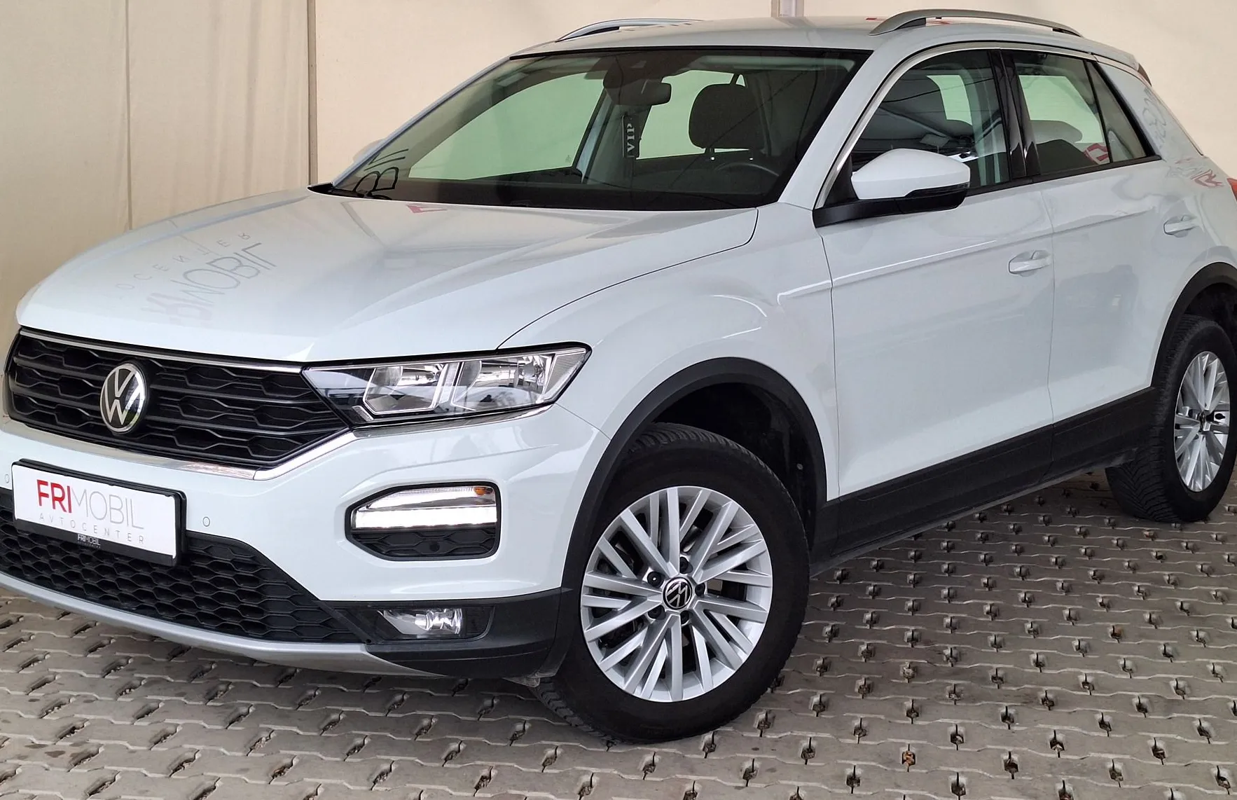 Zunanja slika - VW T-Roc - 2.0 TDI SCR  •PDC•KAMERA•ACC• - 1
