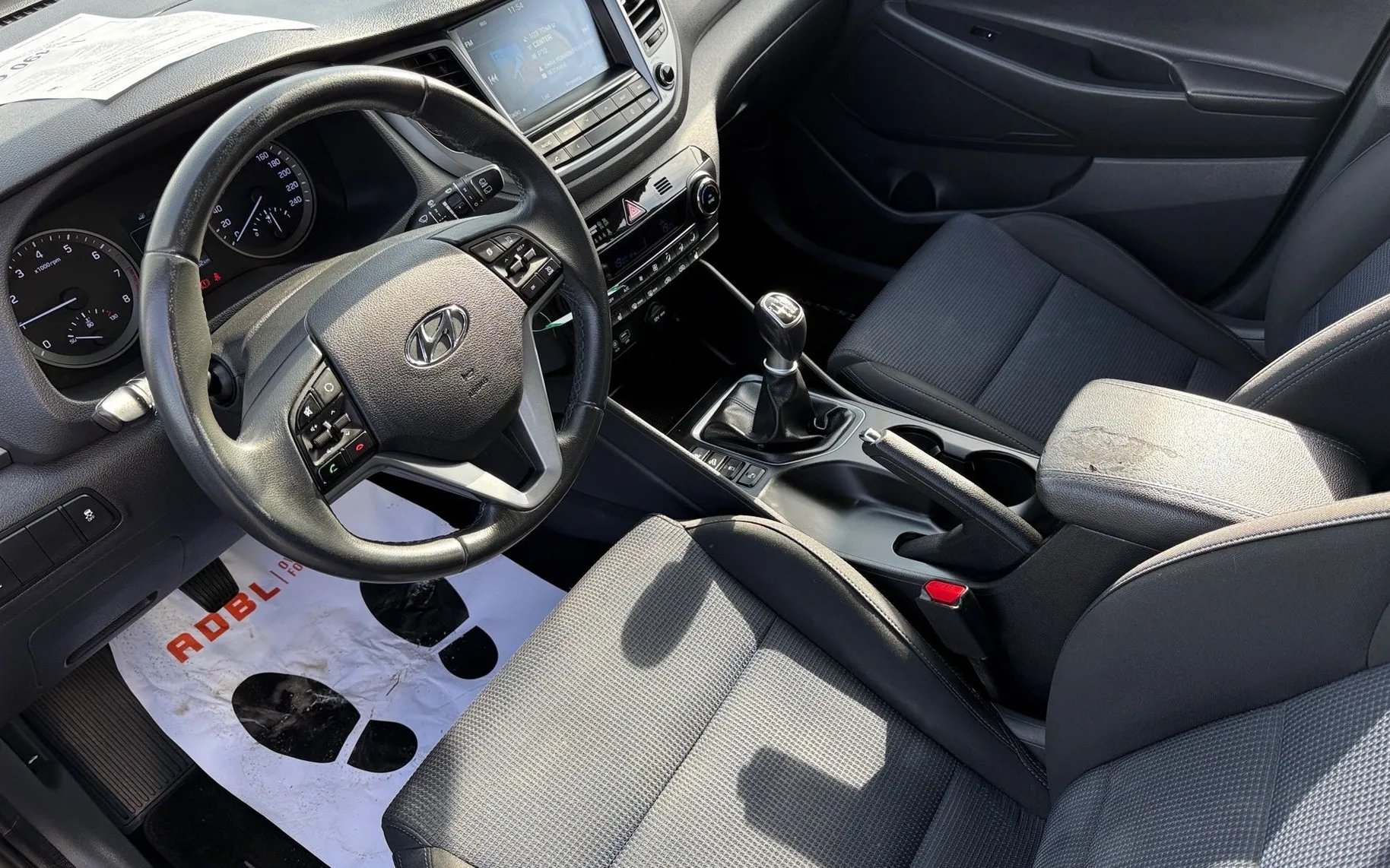 Zunanja slika - Hyundai Tucson - 1.6 GDI 1.LASTNIK SLO VOZILO TEMPOMAT PDC KAMERA - 12