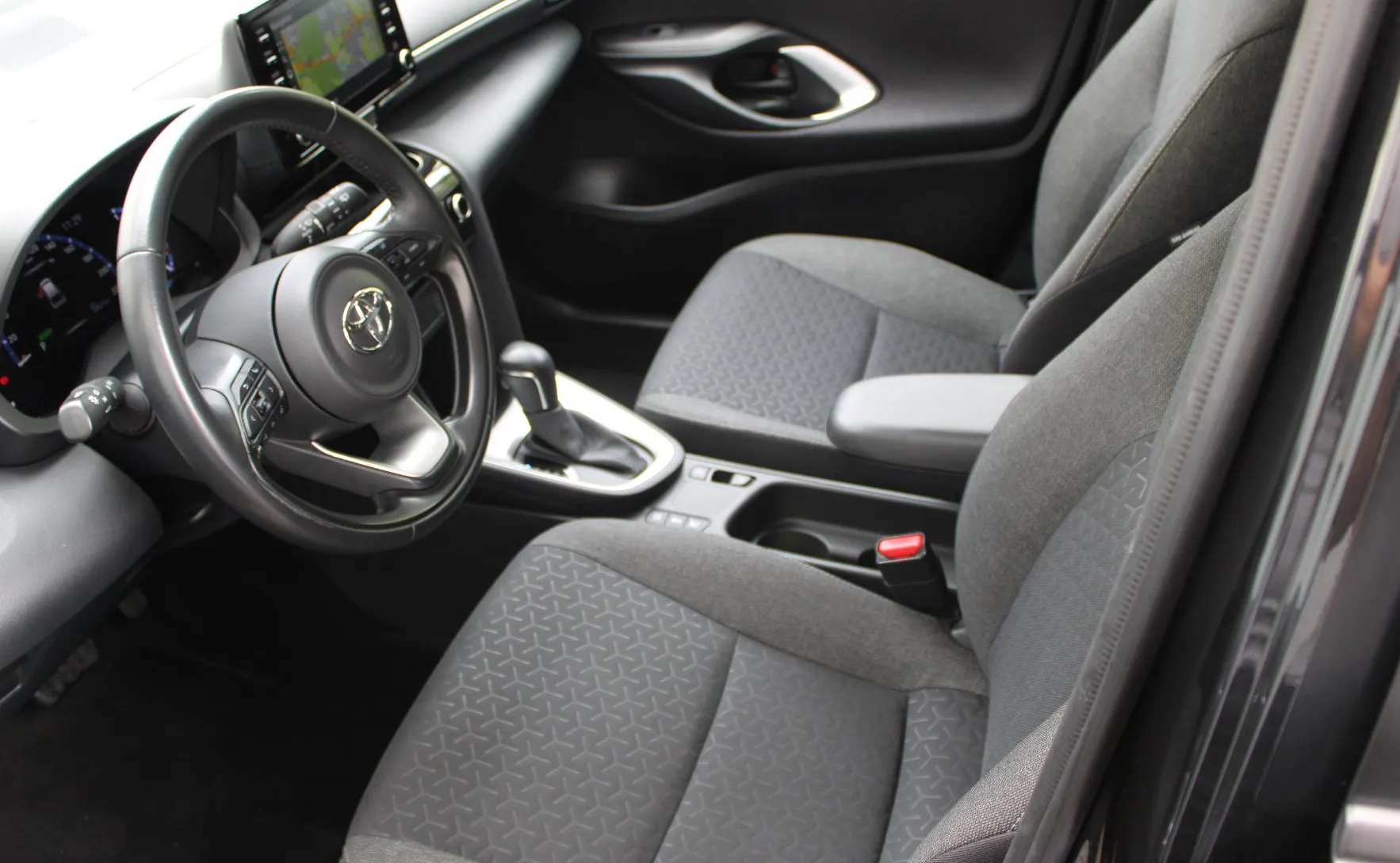 Zunanja slika - Toyota Yaris Cross - Hybrid 1.5 VVT-i Business Avt. - 12