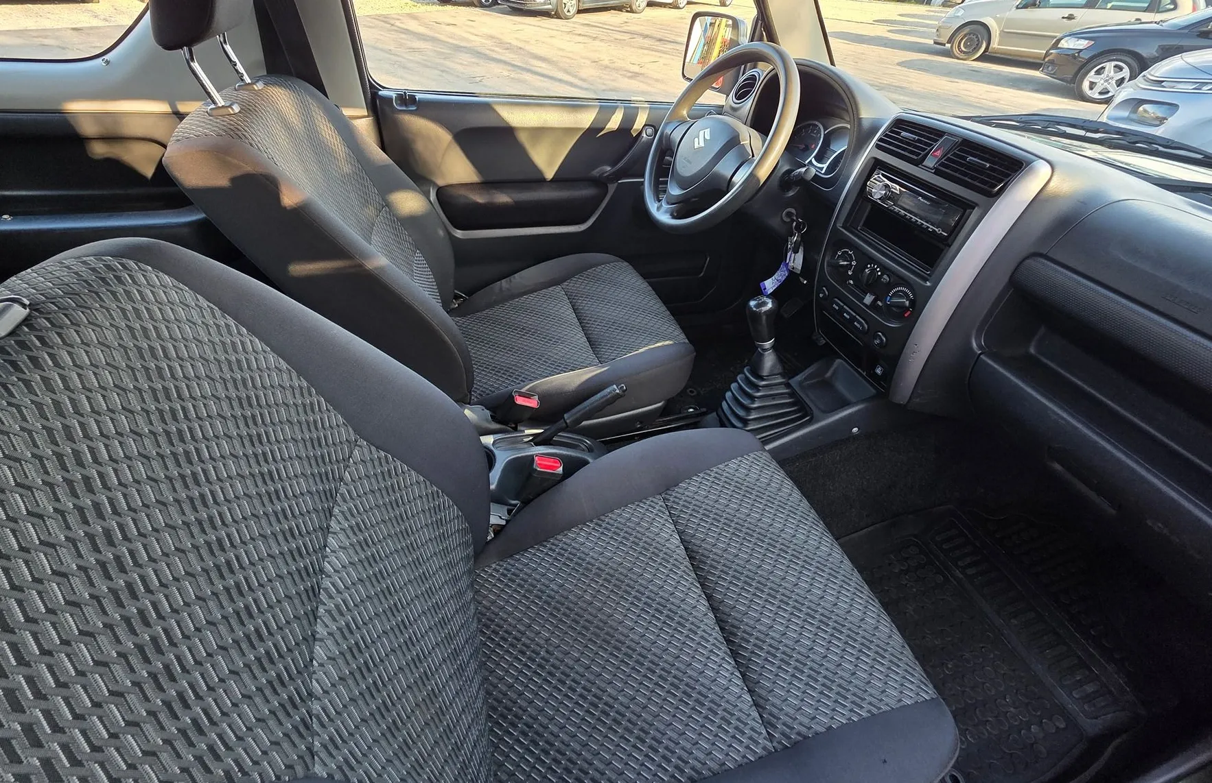 Zunanja slika - Suzuki Jimny - 1.3 VVT 4X4 CLUB ATRAKTIVEN-KLIMA-2.LASTNIK - 10
