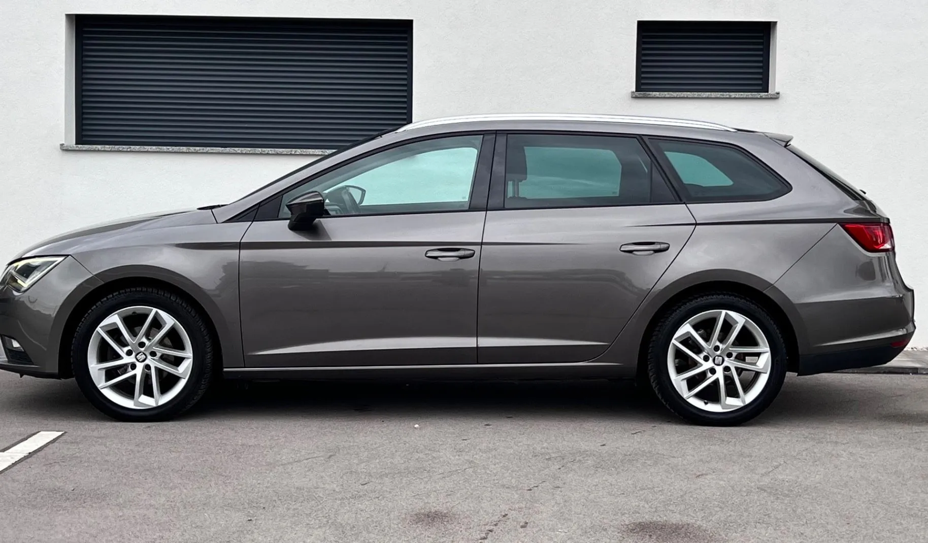 Zunanja slika - Seat Leon - 1.6 TDI+SLO+ALU+NAVI+PDC+LED... - 5