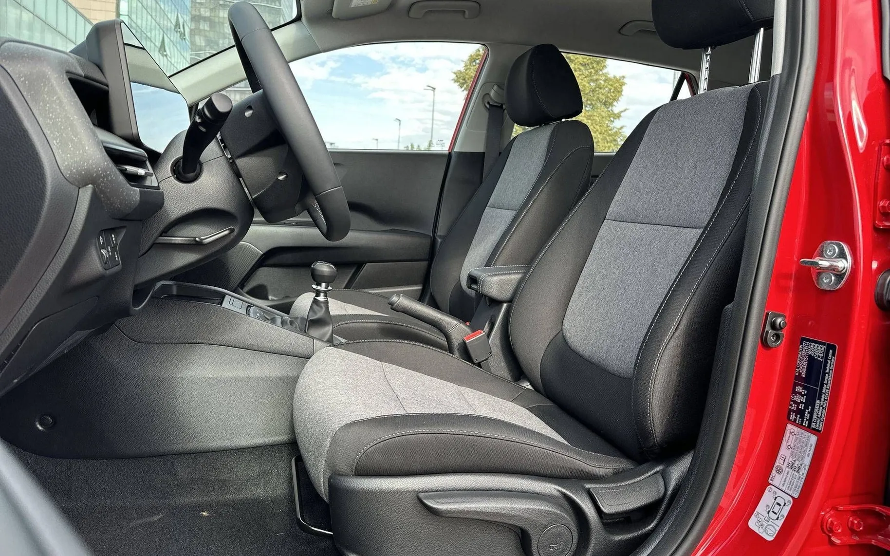 Notranja slika - KIA Stonic - 1.0 T-GDi LX Life - 9
