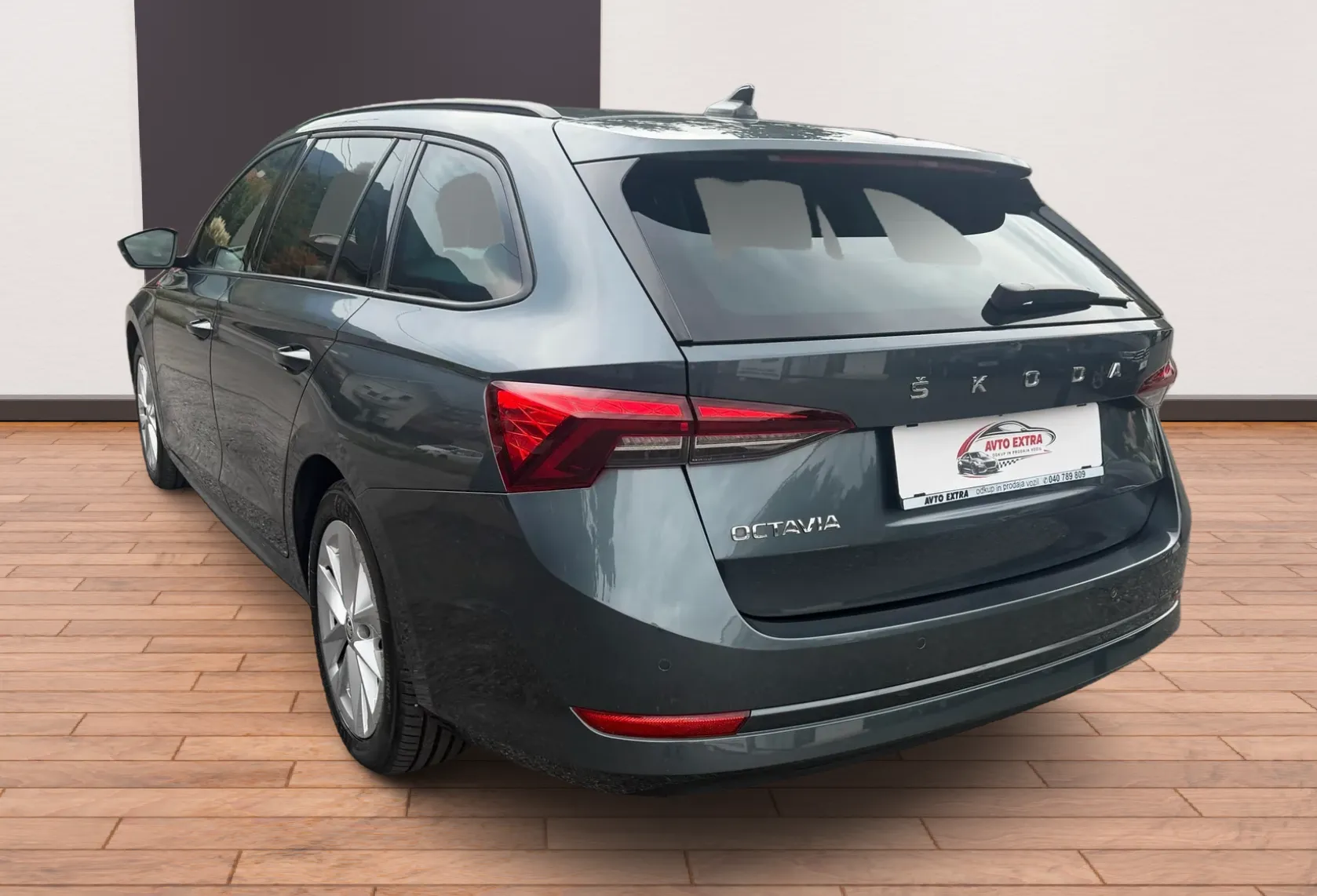 Zunanja slika - Škoda Octavia - Combi 2,0 TDI Style DSG - 6