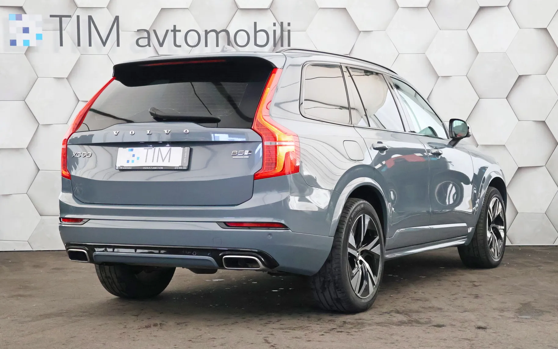 Zunanja slika - Volvo XC90 - B5D 2.0d AWD Geartronic R-Design 235KM - 3