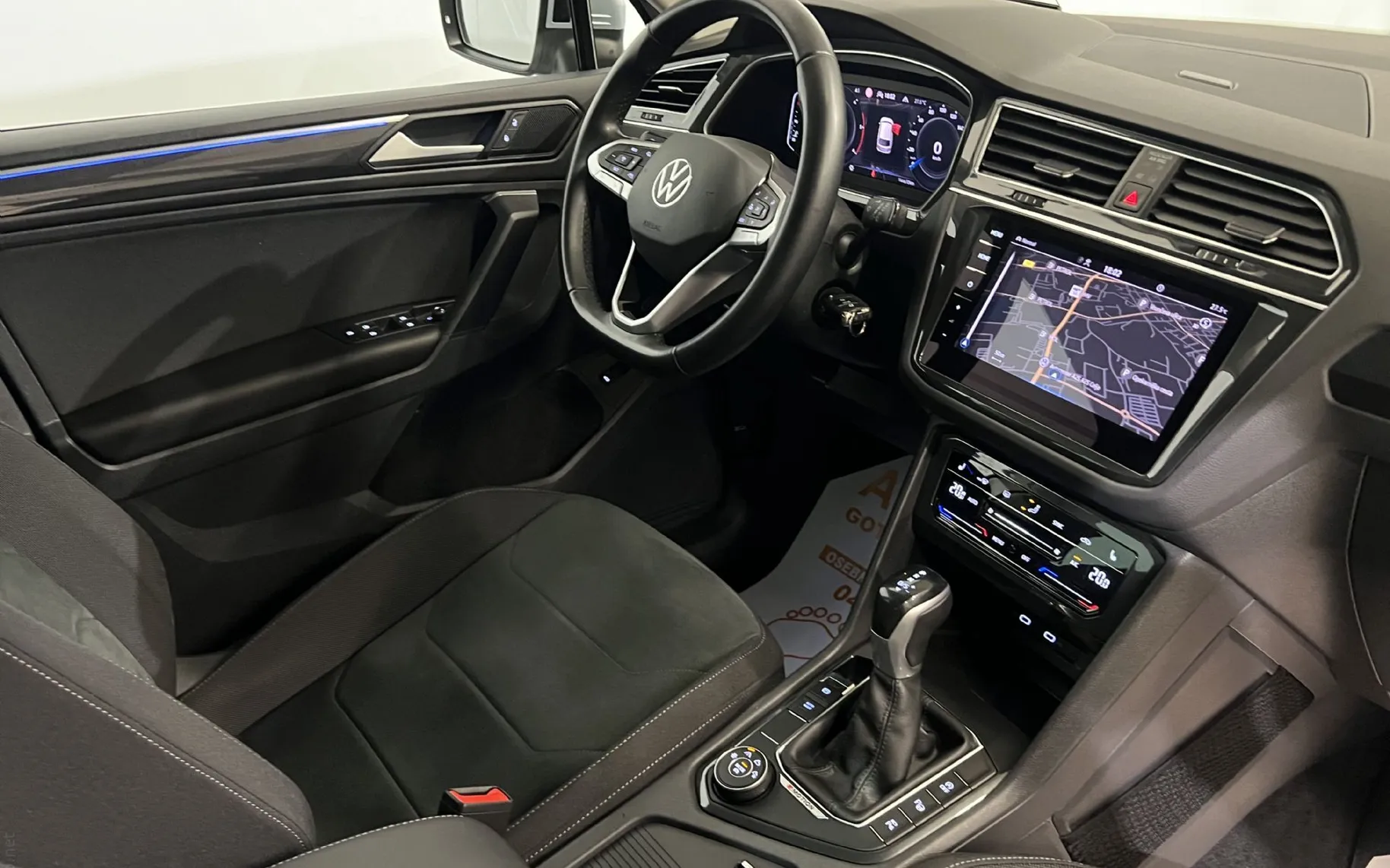 Notranja slika - VW Tiguan - 2.0 TDI-4X4-AUT-IQ-VIRTUAL-ACC-HEAD UP-LED-KAMERA. - 12