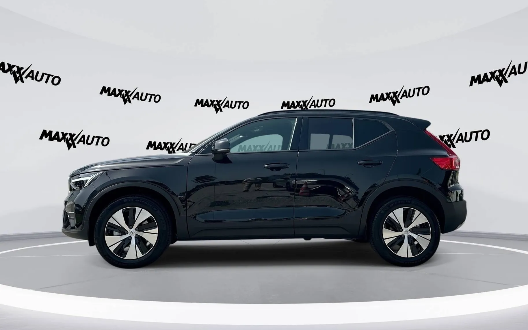 Notranja slika - Volvo XC40 - B3 P Core Avt. - 8