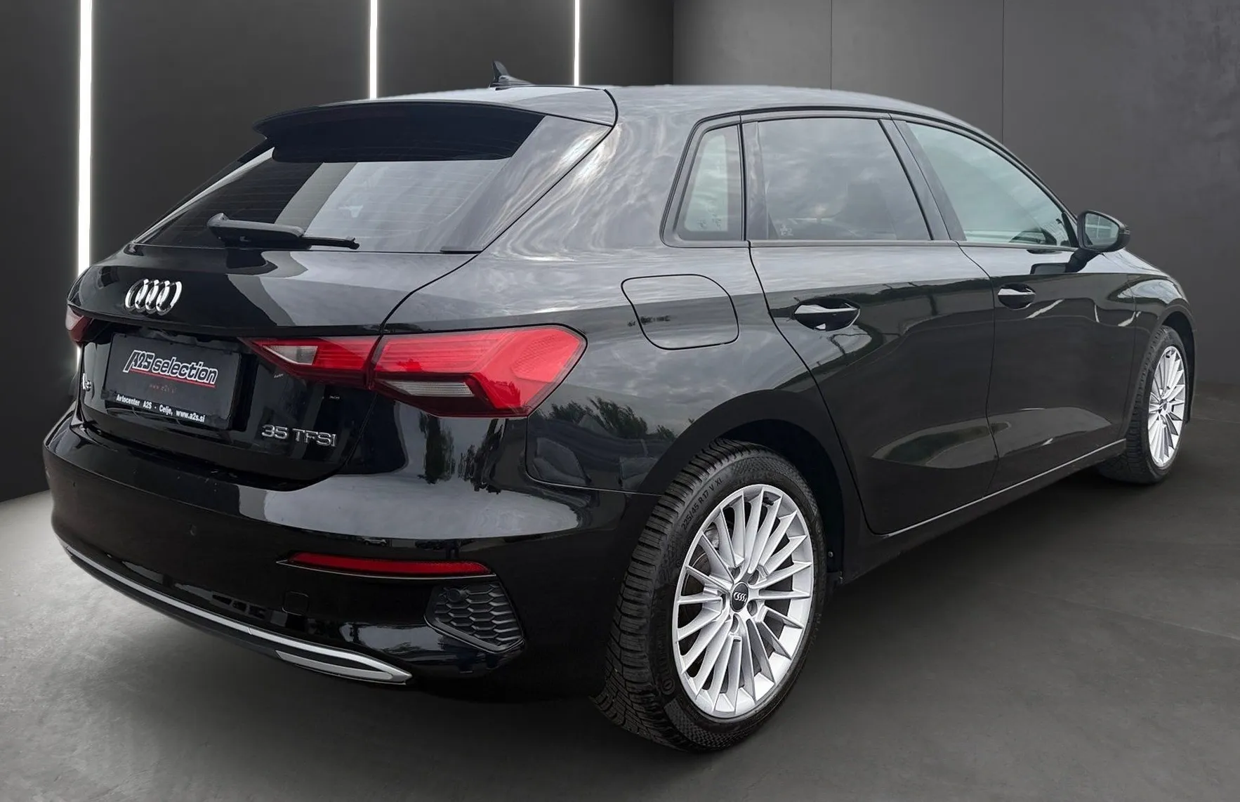 Zunanja slika - Audi A3 - Sportback 35 TFSI Advanced S tronic - 2