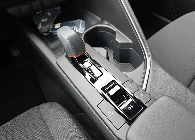 Zunanja slika - Toyota C-HR - 1.8 HEV 5D E-CVT C-OOL BITONE - 15