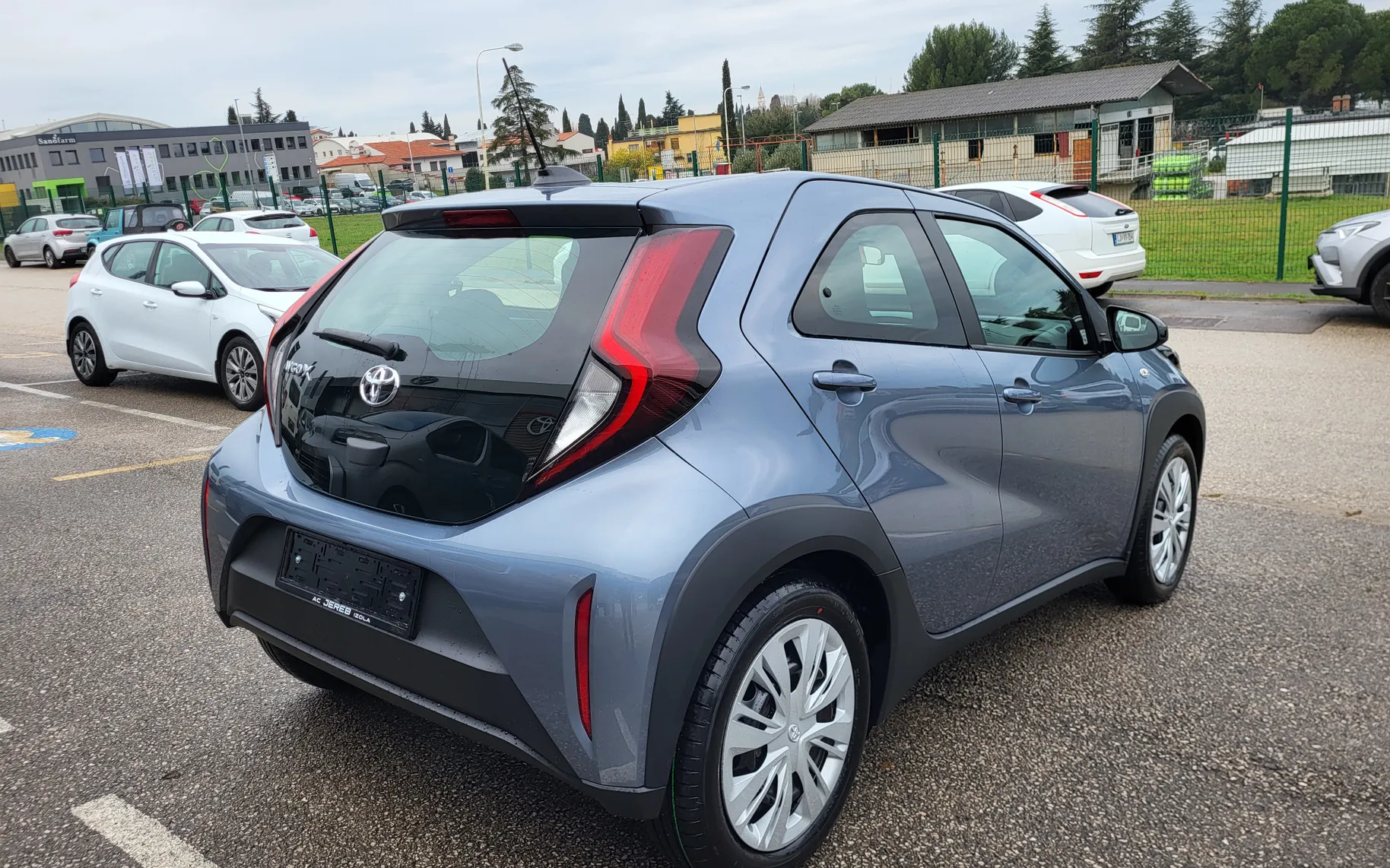 Zunanja slika - Toyota Aygo - X - 3