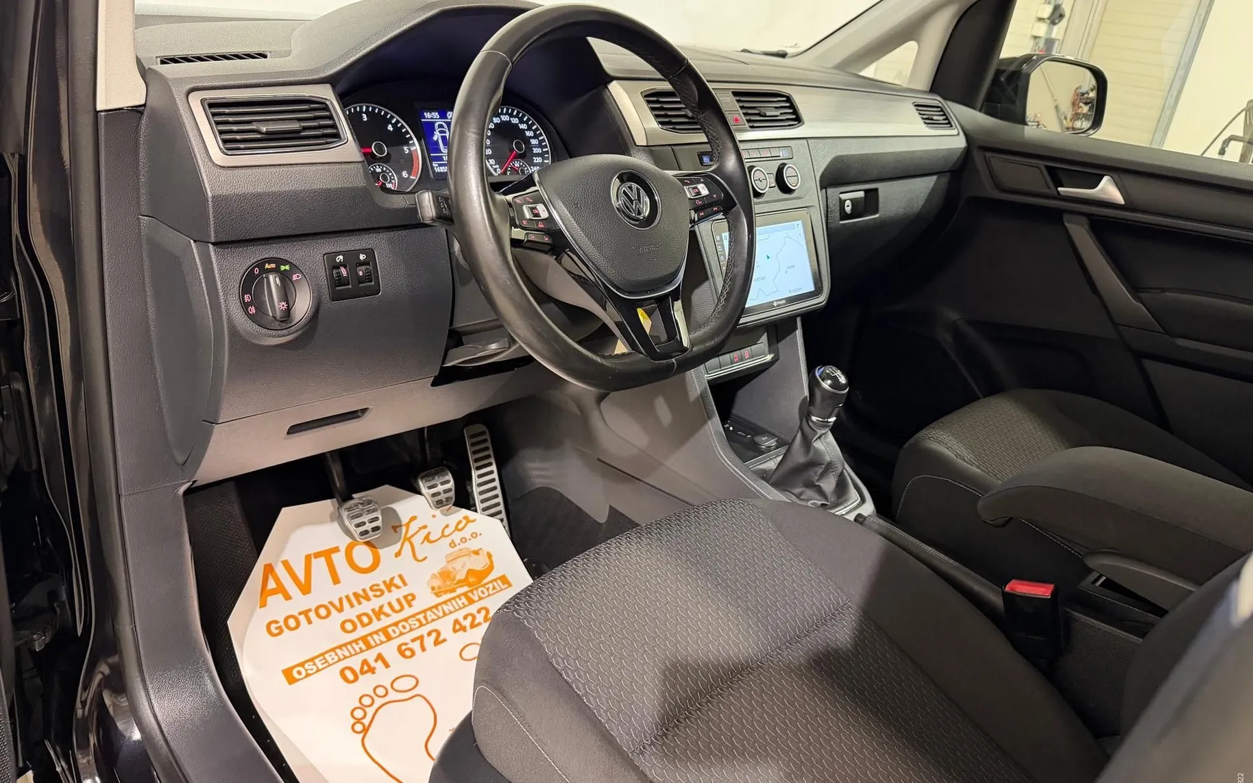 Notranja slika - Volkswagen Caddy - 2.0 TDI-2X DRSNA VRATA-NAuIGACIJA-LED-TEMPOMAT-P - 10