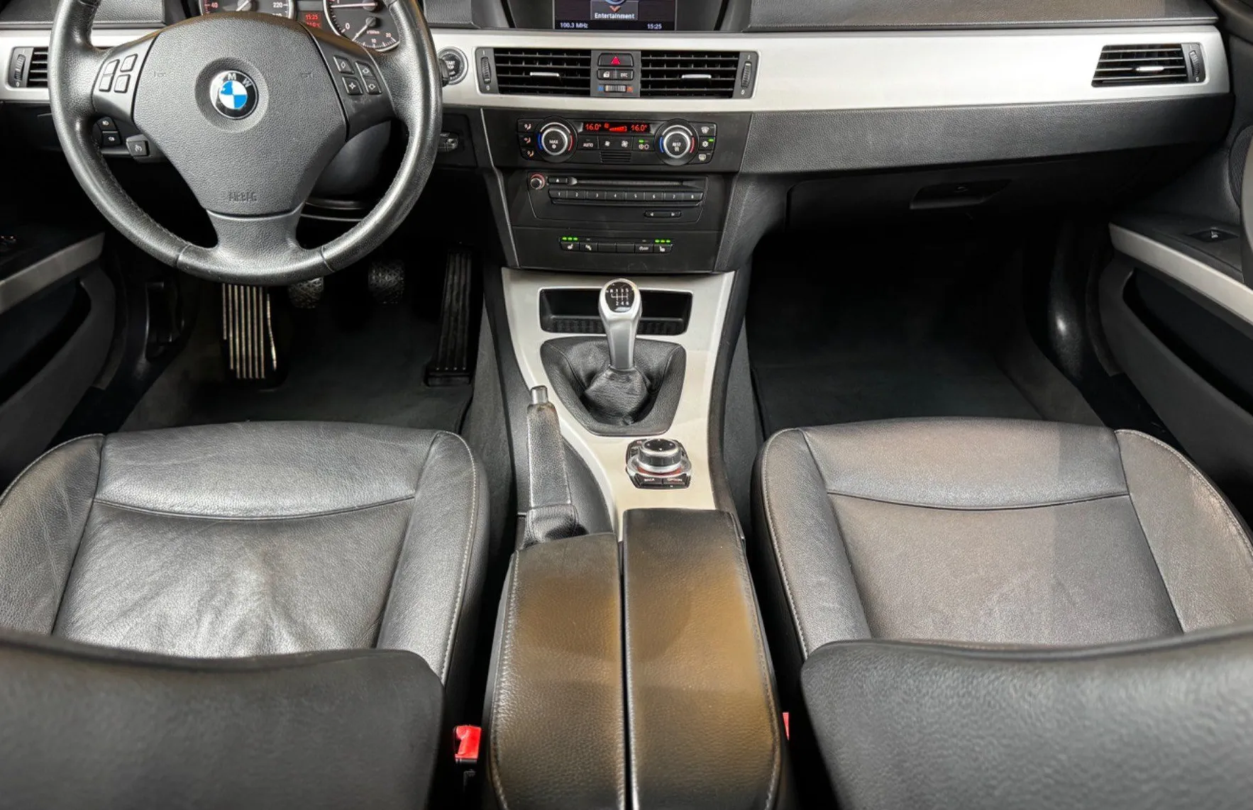 Zunanja slika - BMW Serija 3 - : 318d LCI-STREŠNO OKNO-GRETJE-NAVI-PDC... - 13