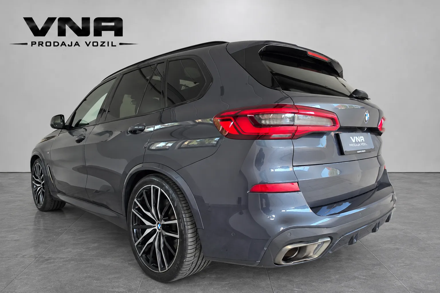 Zunanja slika - BMW serija X5: - xDriveM50d Avt. PANORAMA|ZRAK|KLJUKA|360-KAM|LASER - 4